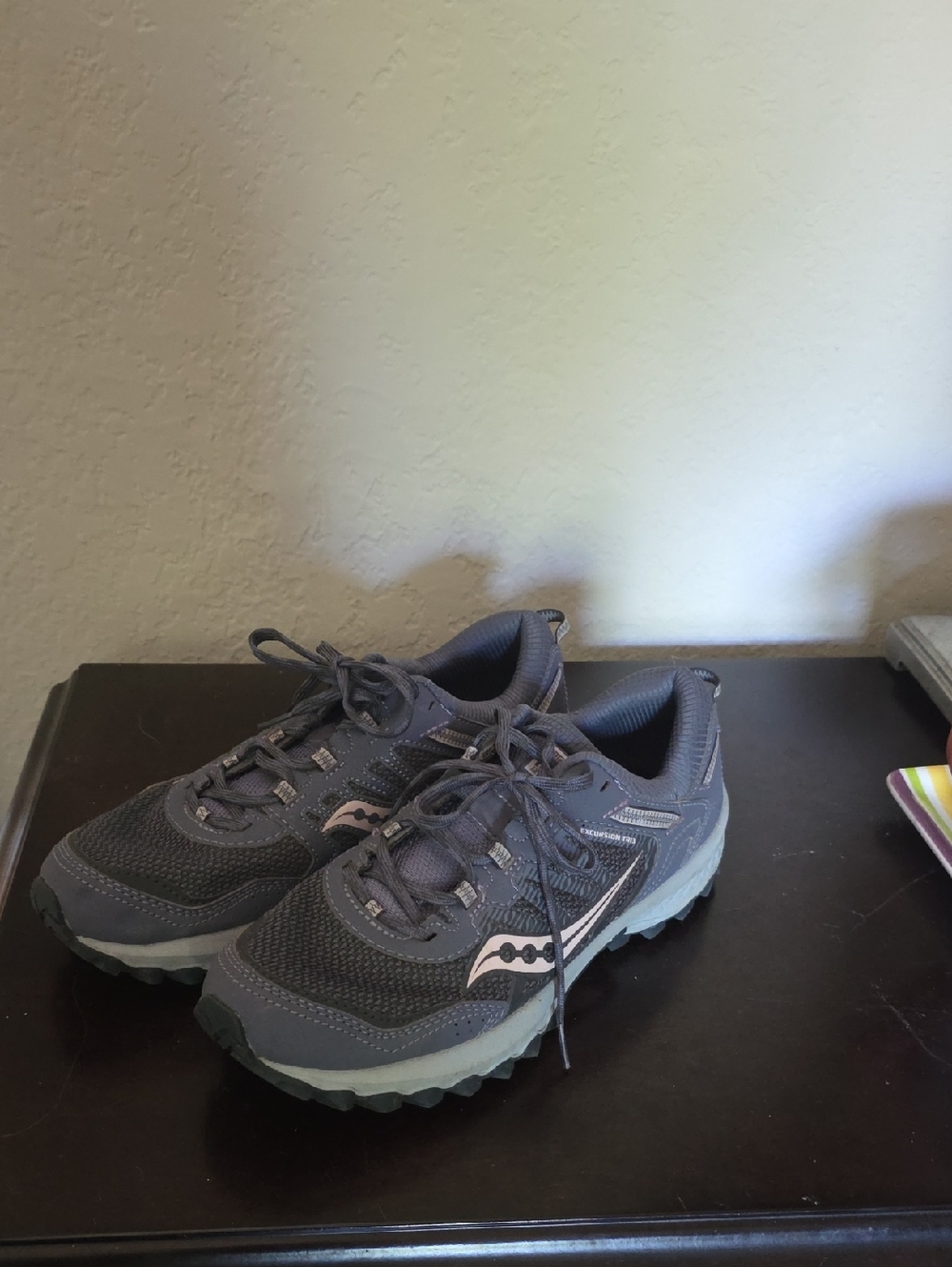 Saucony Womens Gray and Light Gray Trail Sneakers